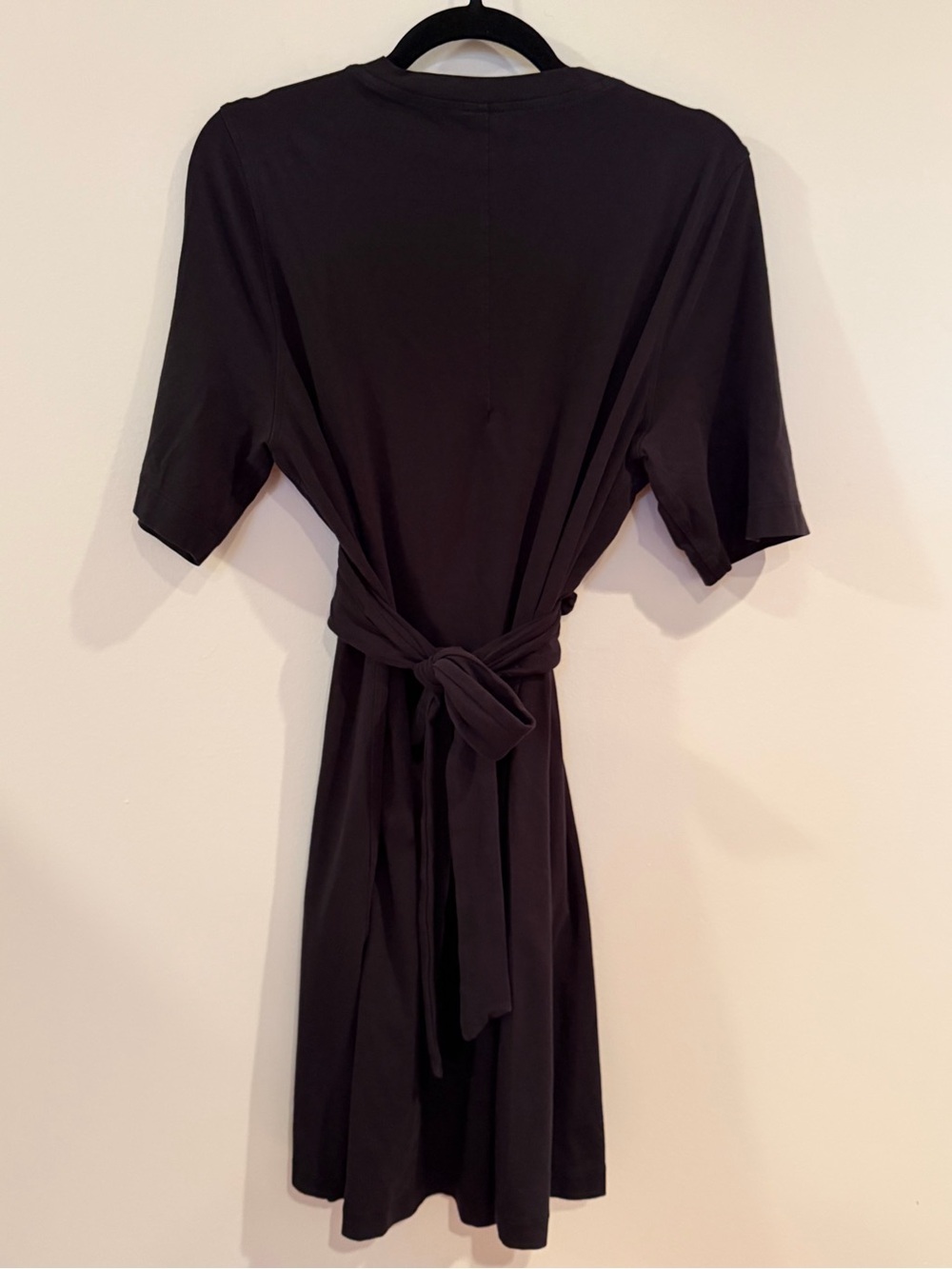 Lululemon Softstream wrap front tie waist dress black size 12 - Picture 3 of 3